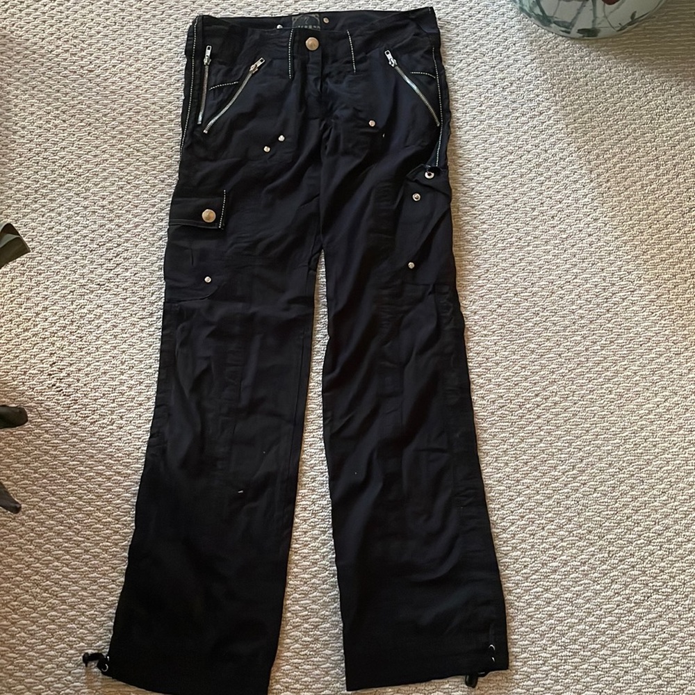 Nitrogen Low Rise Zipper and Pocket Detailing Cargo Pants
